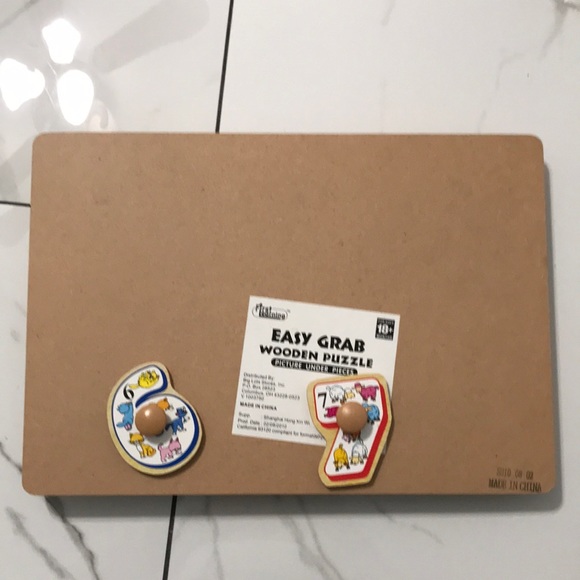 Chunky number puzzle with easy grab knobs - Picture 12 of 12